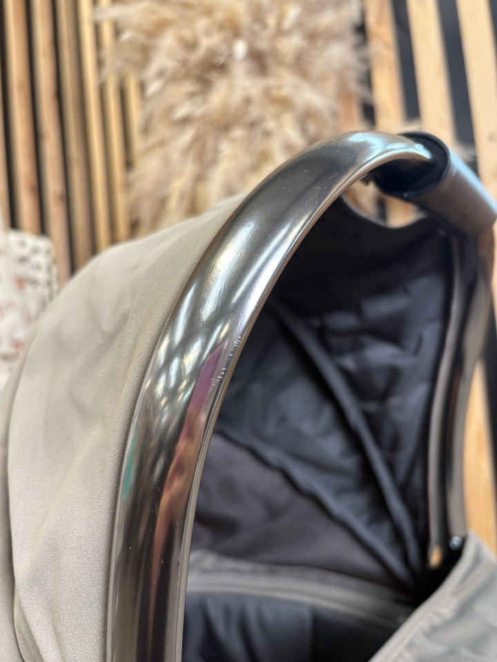 PRE LOVED Mamas & Papas Ocarro Travel System - Everest