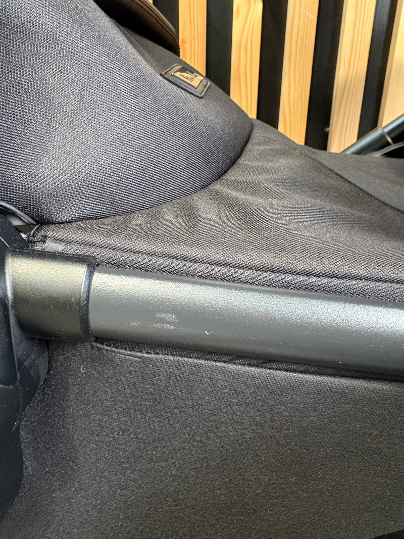 PRE LOVED Silver Cross Wave Double Pushchair - Onyx