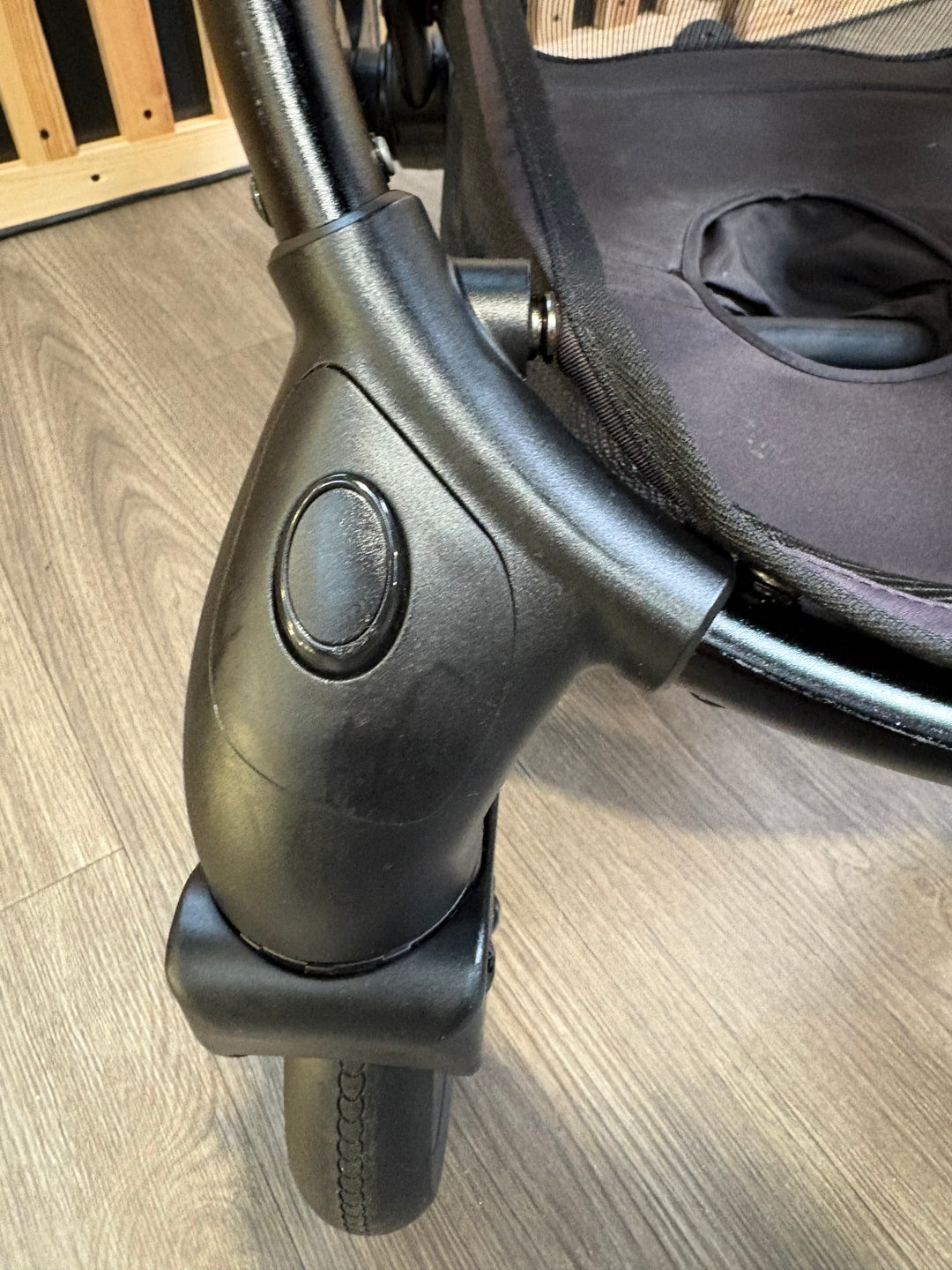 PRE LOVED egg2 Travel System - Stealth