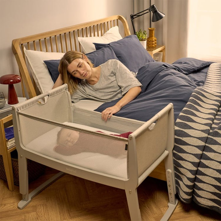 SnuzPod Studio Bedside Crib - Oslo