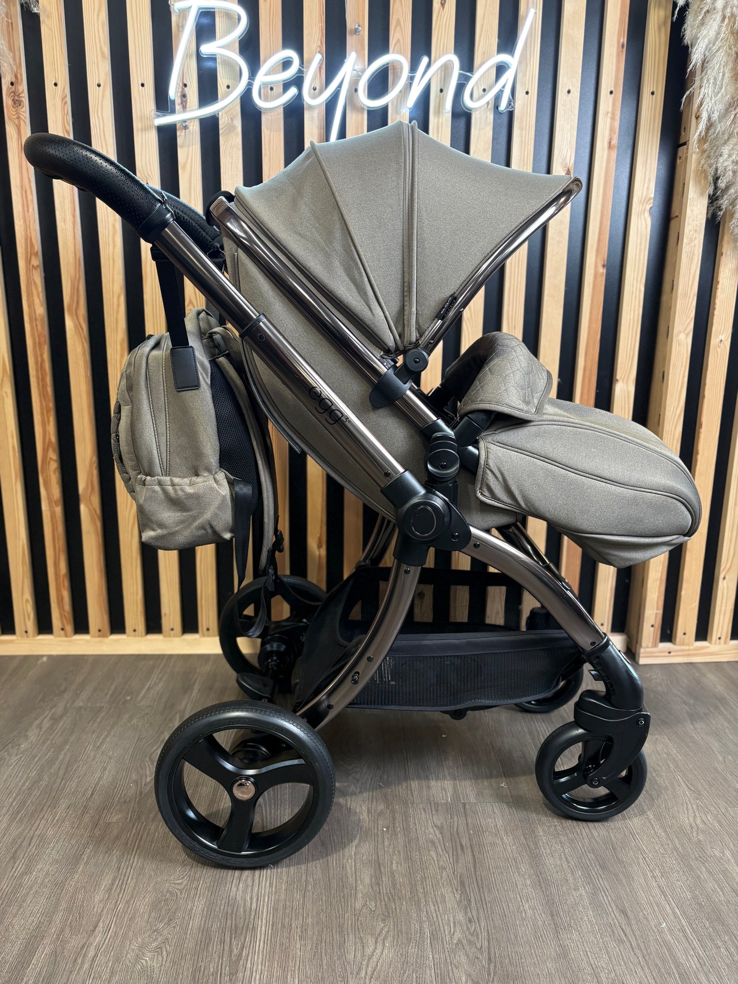 PRE LOVED egg3 Travel System - Mink