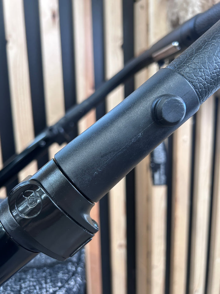 PRE LOVED Mamas & Papas Ocarro Travel System - Opulence