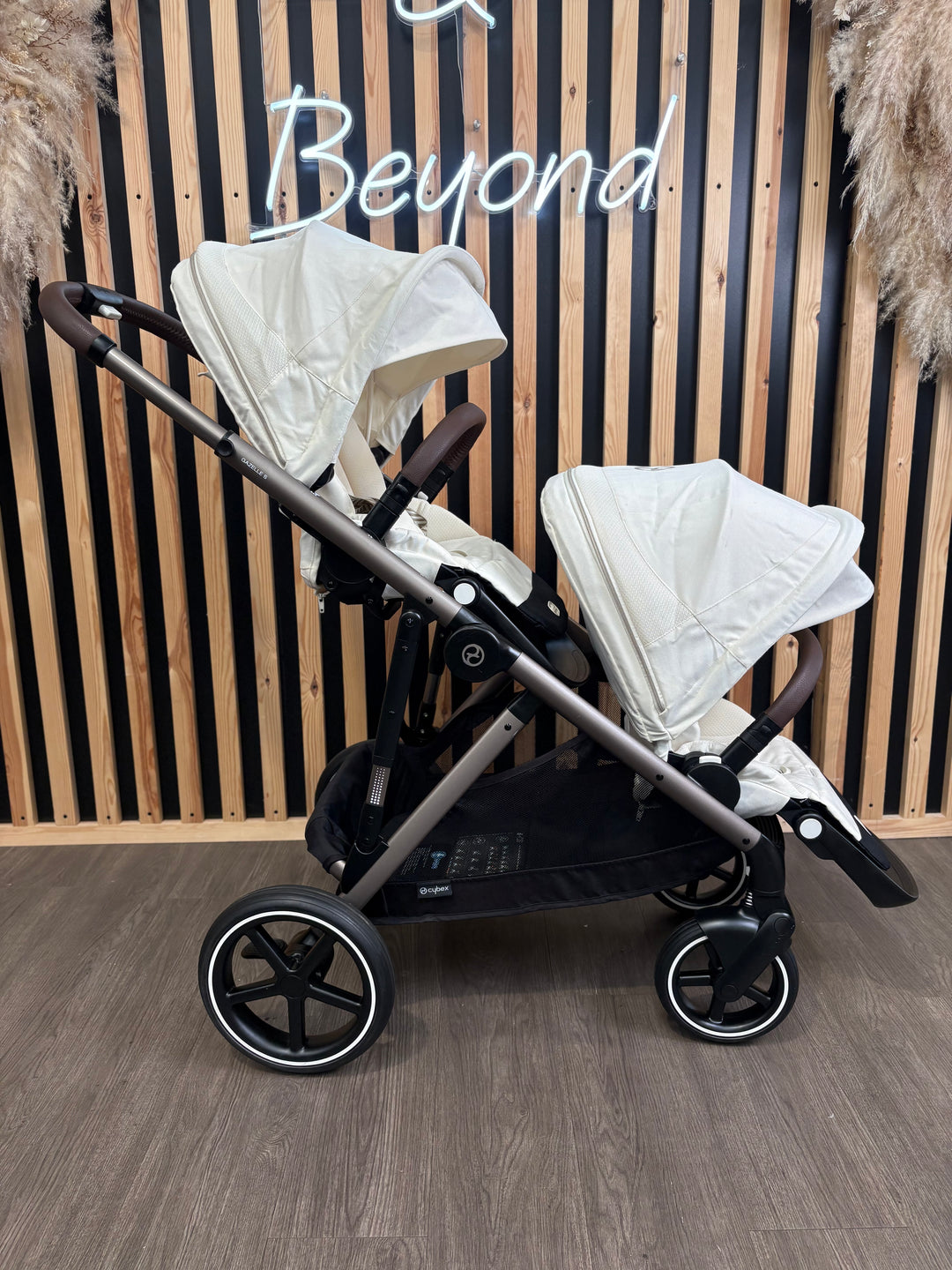 PRE LOVED Cybex Gazelle S Double Bundle - Seashell Beige