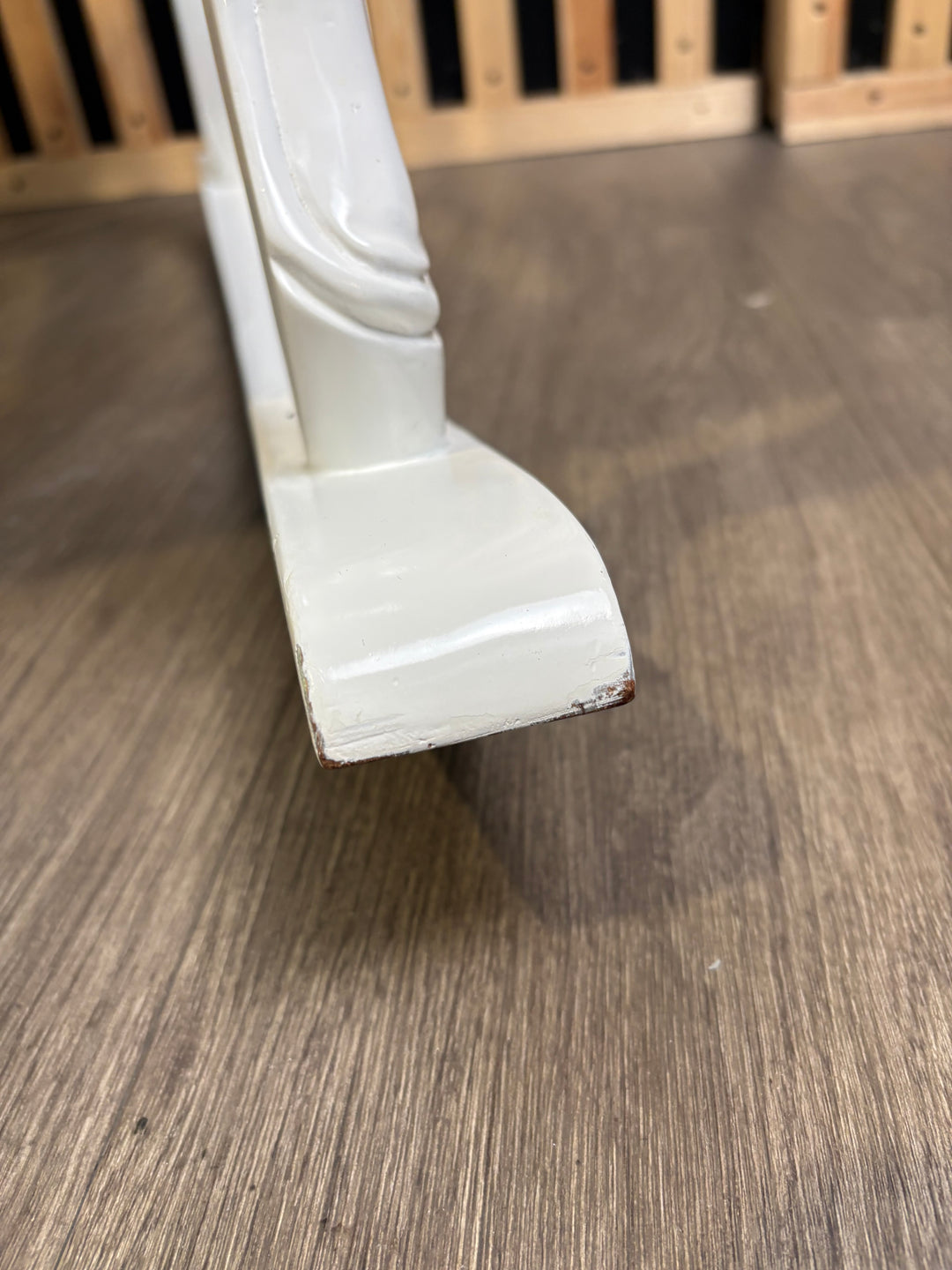 PRE LOVED Ling Lux Cradle - White