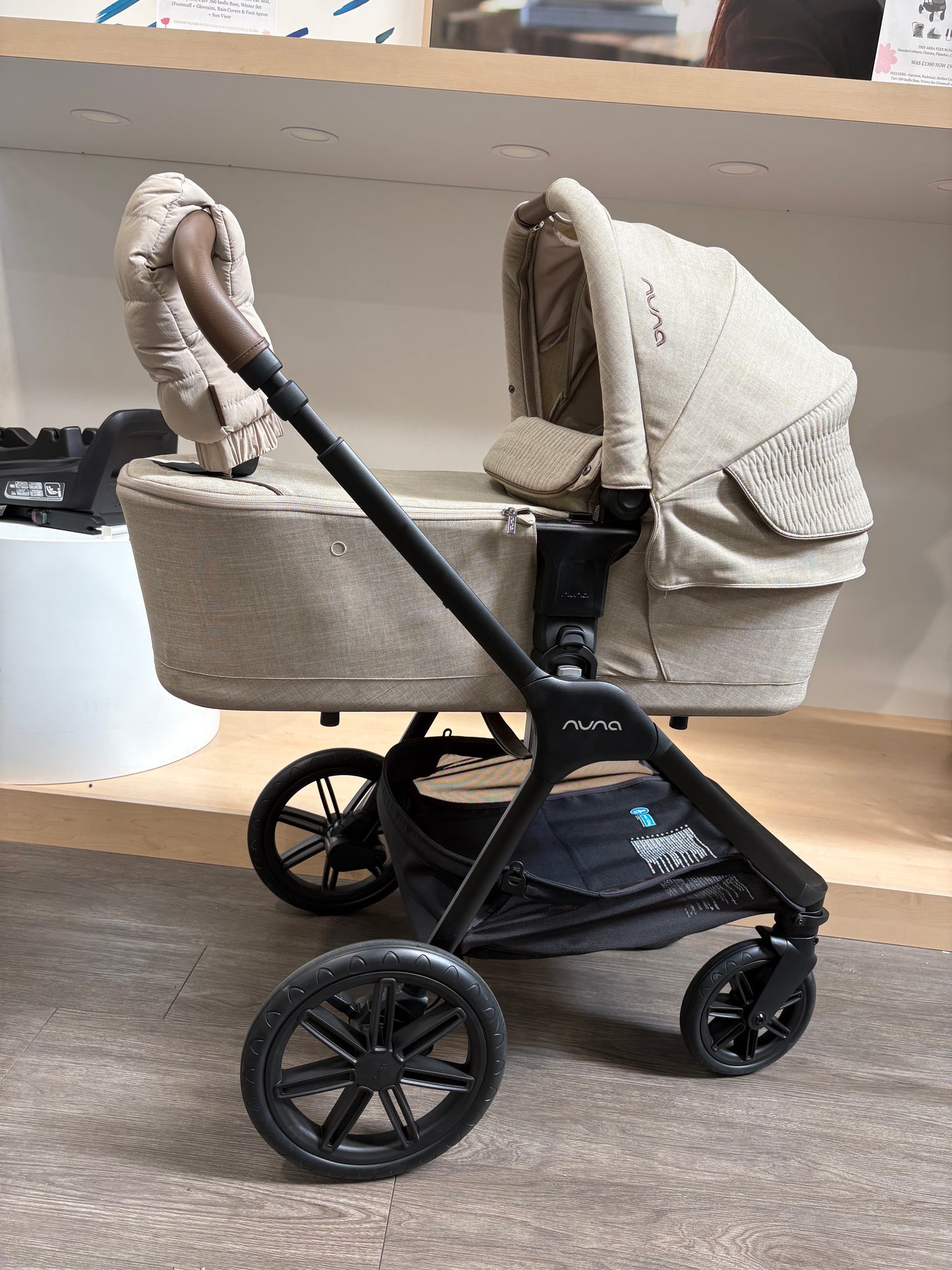 EX DISPLAY Nuna TRIV LX All-Season Set - Cosmopolitan
