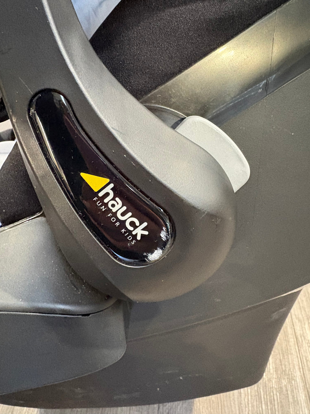 PRE LOVED Hauck iPro Baby Infant Car Seat - Caviar