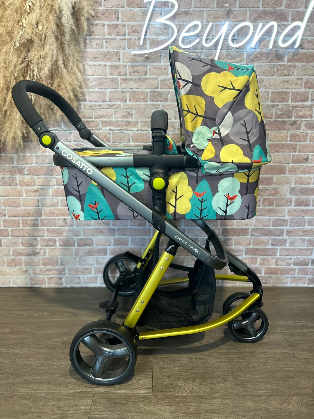 PRE LOVED Cosatto Giggle Travel System