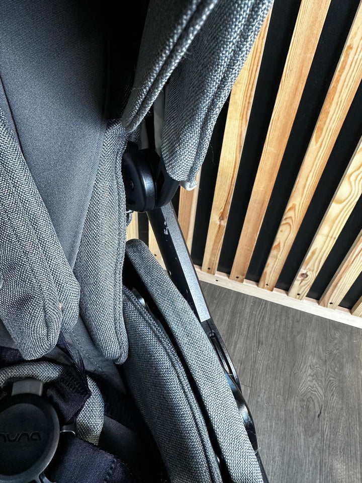 PRE LOVED Nuna Mixx Travel System - Granite