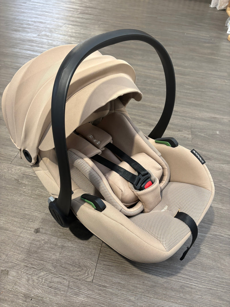 EX DISPLAY Avionaut Pixel 3 Lightweight Car Seat - Beige