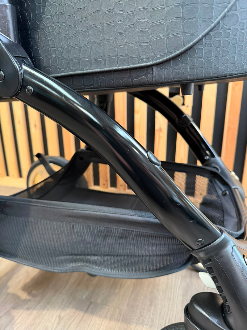 PRE LOVED egg2 Travel System - Jurassic Gold