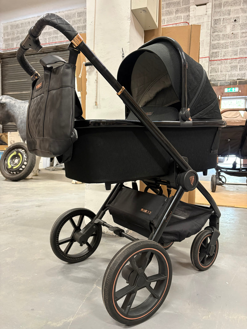 PRE LOVED Venicci Tinum 2.0 Travel System - Stylish Black