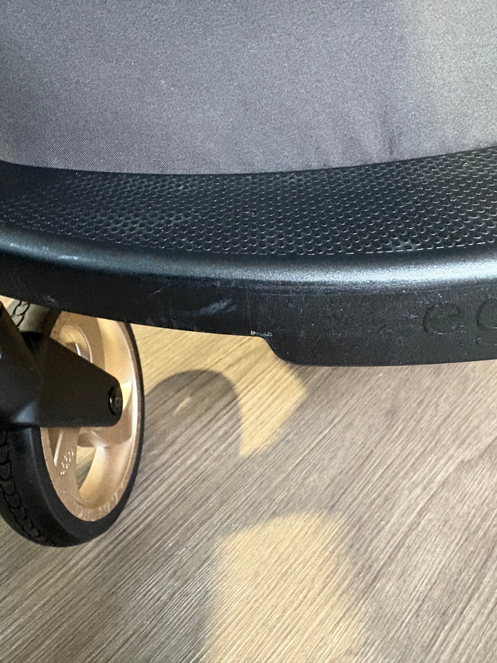 PRE LOVED eggZ Stroller + Accessories - Hunter Green