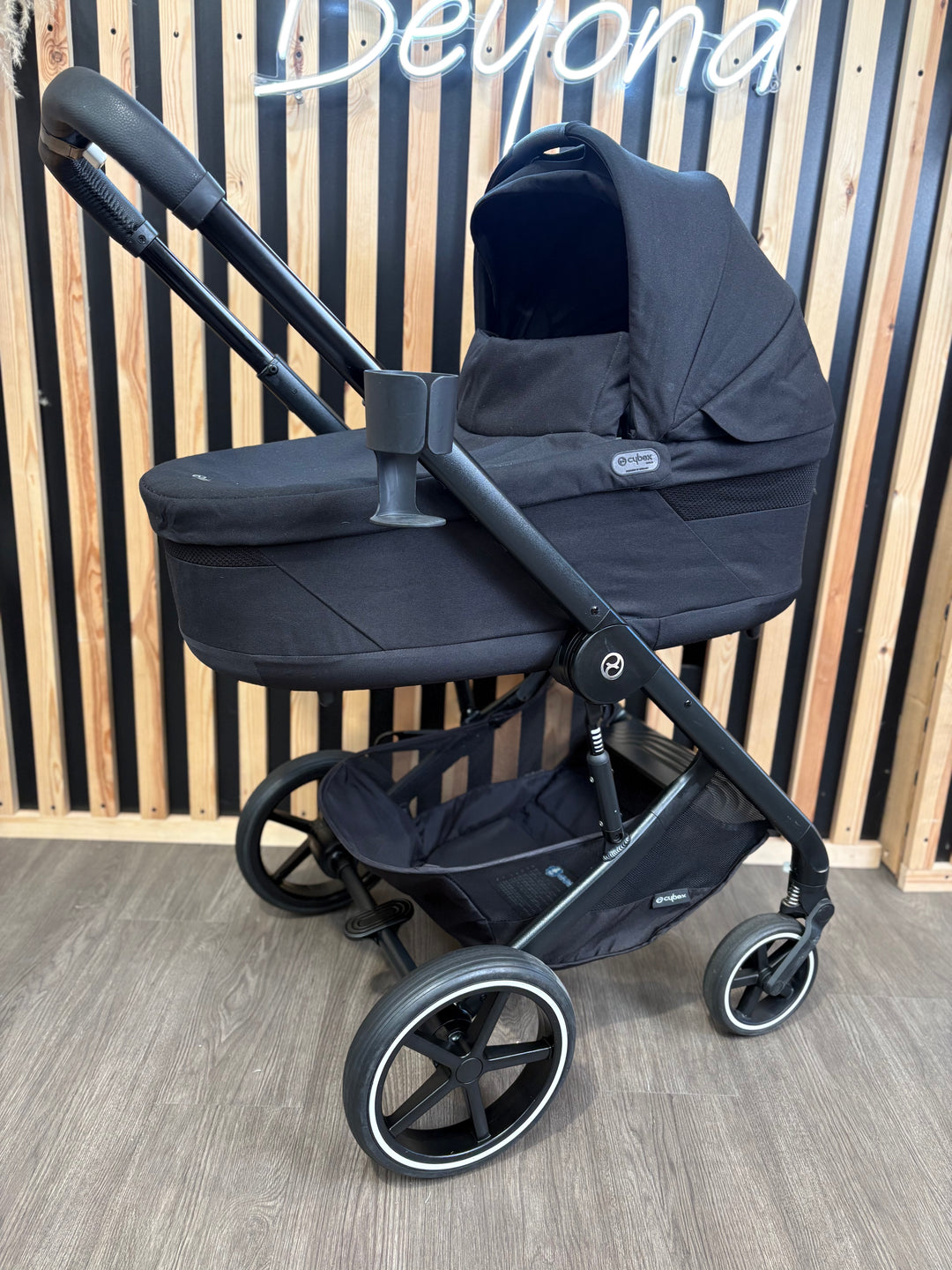 PRE LOVED Cybex Balios 2in1 Travel System - Moon Black