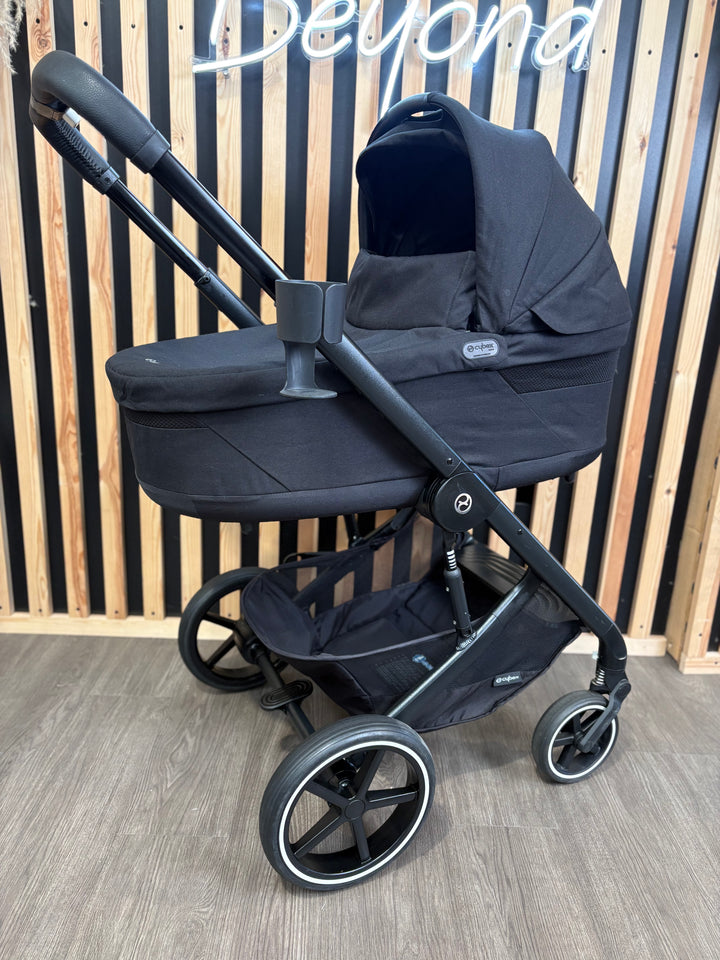 PRE LOVED Cybex Balios 2in1 Travel System - Moon Black