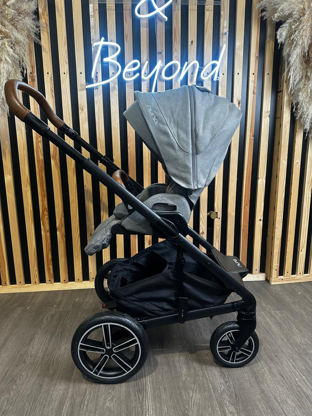 PRE LOVED Nuna Mixx Travel System - Granite
