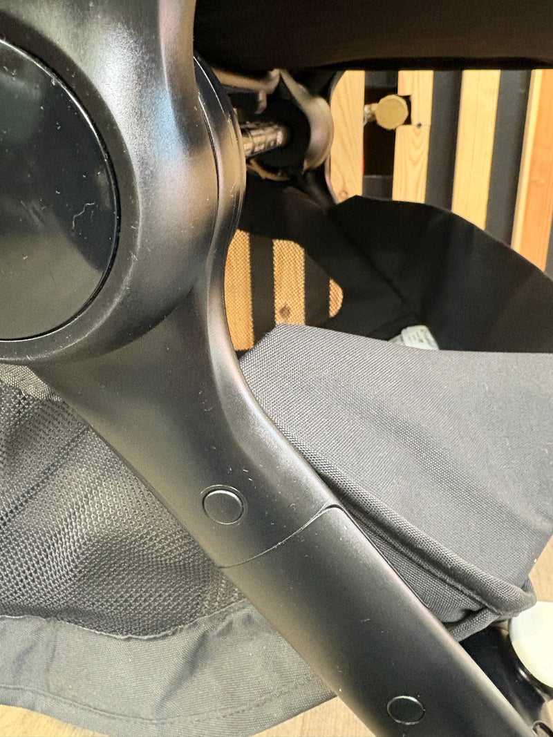 PRE LOVED Bugaboo Fox 5 2-in-1 Travel System - Heritage Black