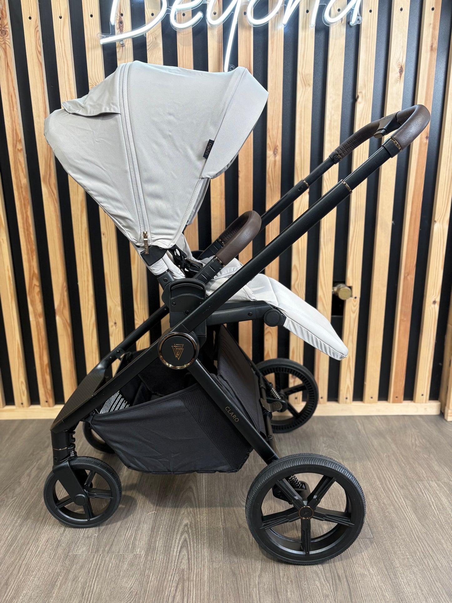 PRE LOVED Venicci Claro 3-in-1 Travel System - Vanilla