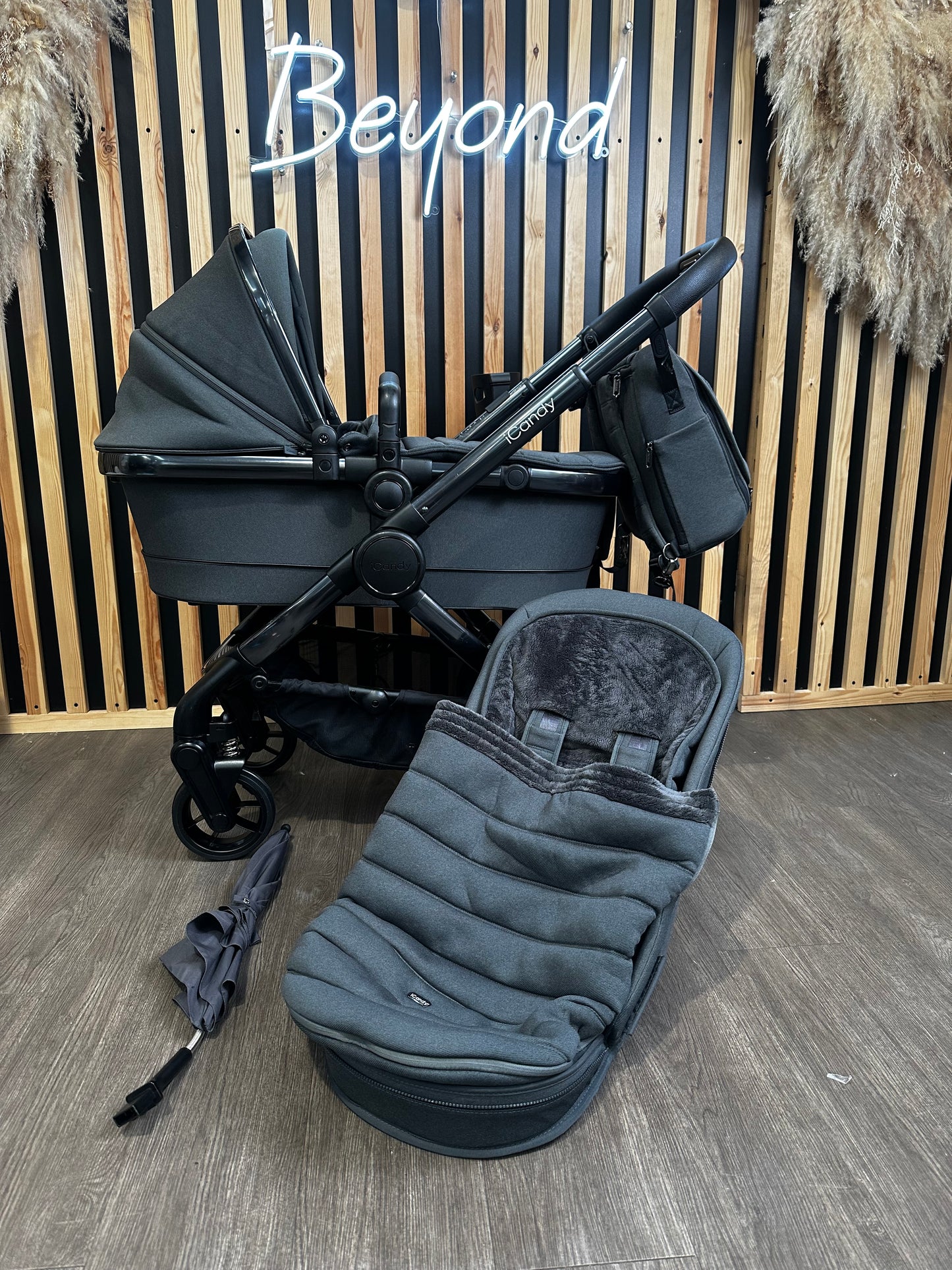 PRE - LOVED ICandy Peach 7 Dark Grey