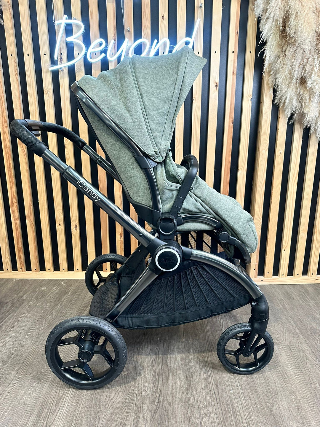 PRE LOVED iCandy Core Travel System - Light Moss