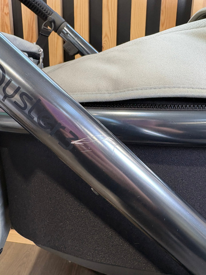 PRE LOVED Babystyle Oyster3 Travel System - Spearmint