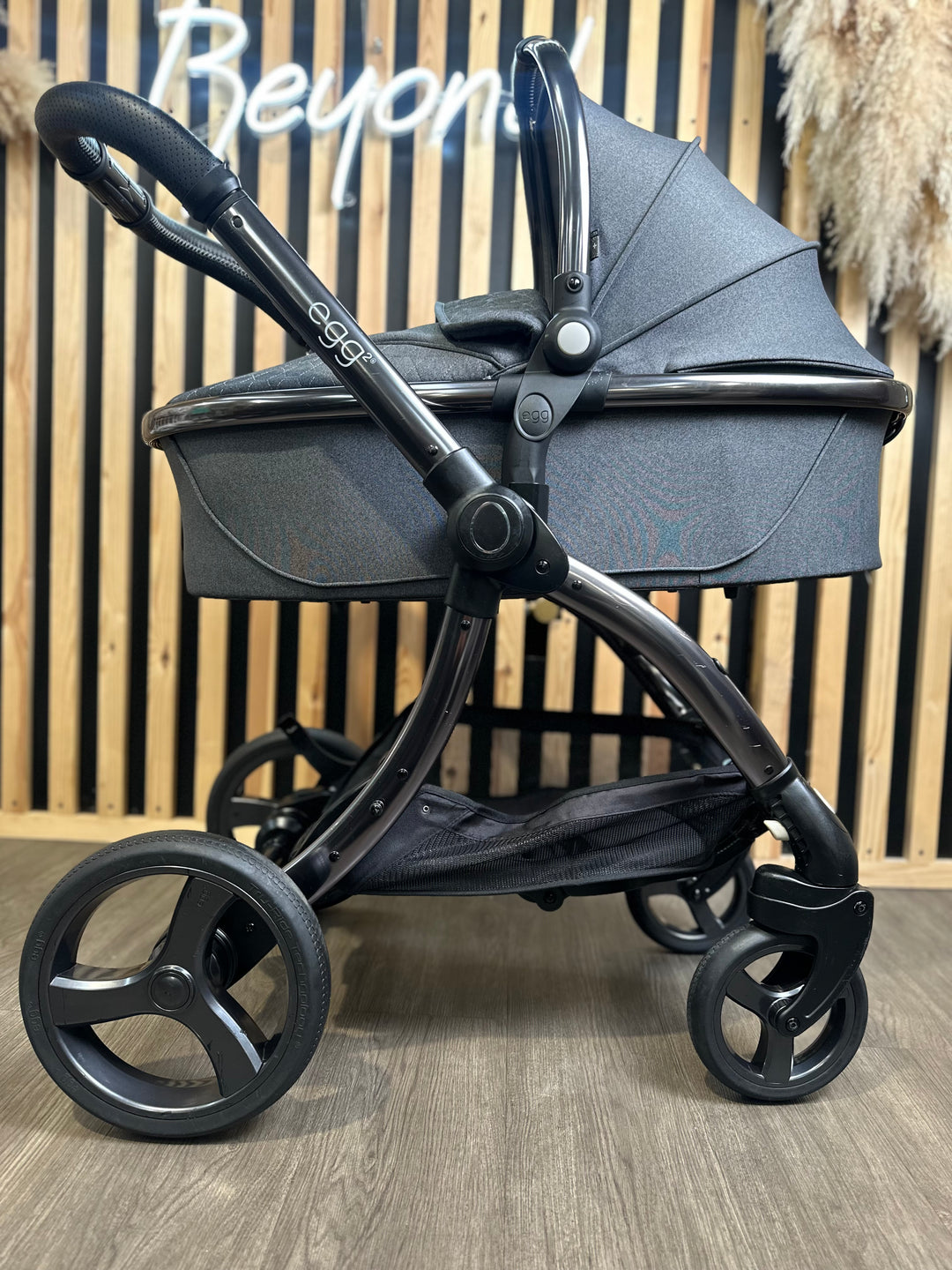 PRE LOVED egg2 Travel System - Quartz
