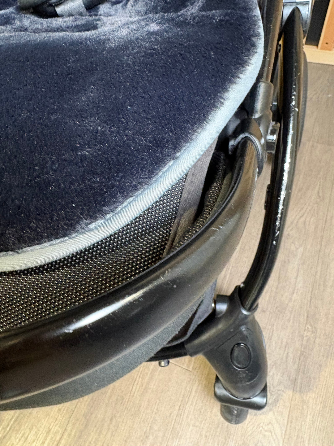 PRE LOVED egg3 Travel System - Houndstooth Black