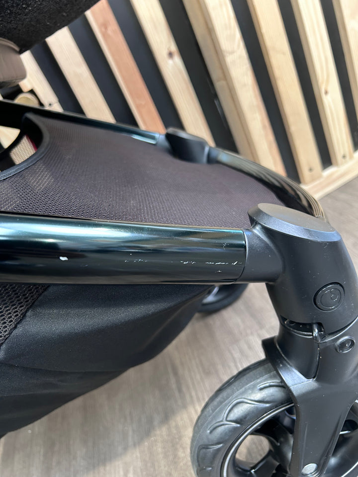 PRE LOVED Mamas & Papas Ocarro Travel System - Opulence