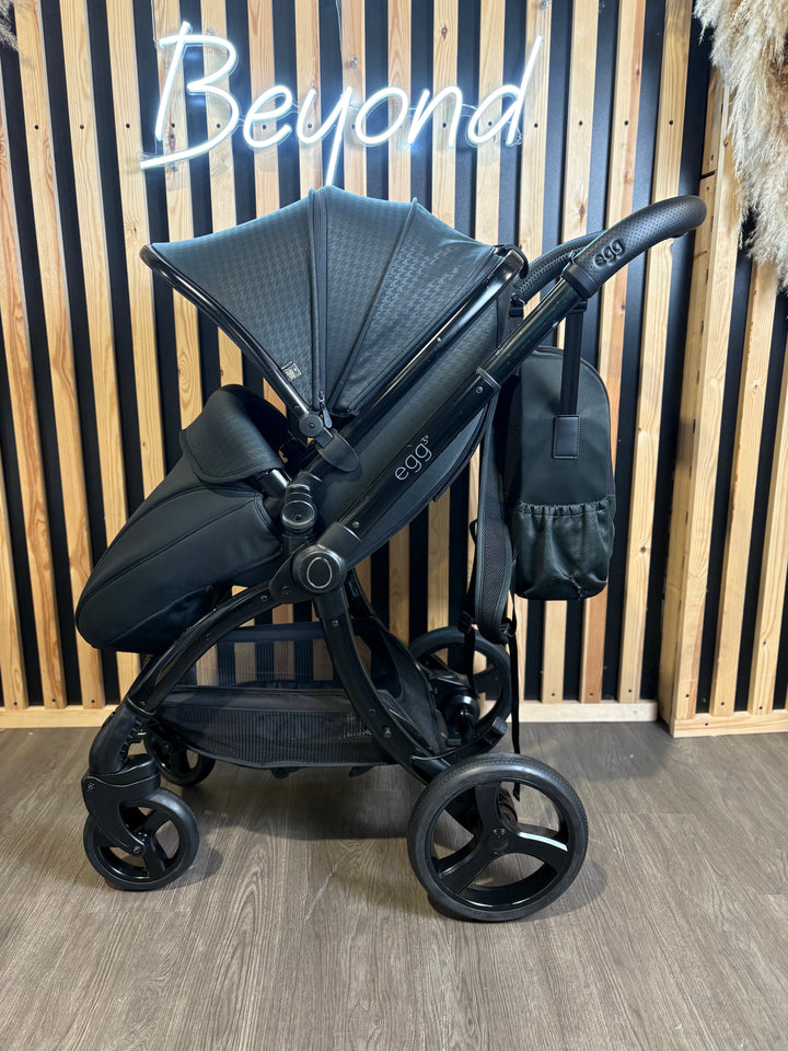 PRE LOVED egg3 Travel System - Houndstooth Black