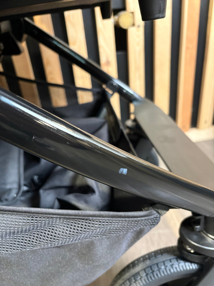 PRE LOVED Venicci Tinum Upline 2-in-1 Travel System - Slate Grey