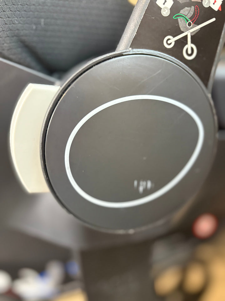 PRE LOVED egg2 Travel System - Just Black