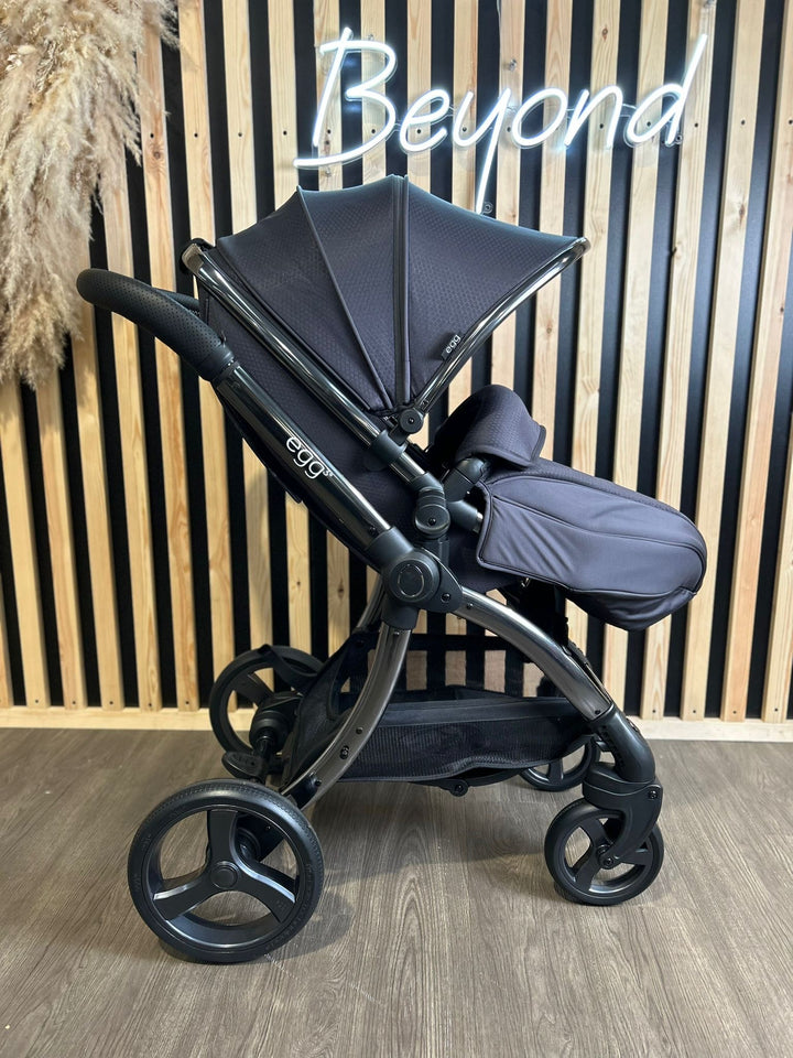 EX DISPLAY egg® 3 Stroller + Carrycot + Footmuff - Dark Grey