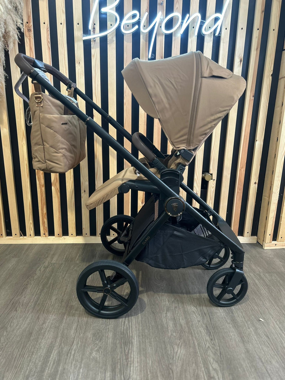 EX DISPLAY Venicci Claro 2-in-1 Travel System Bundle With Pushchair And Carrycot - Caramel