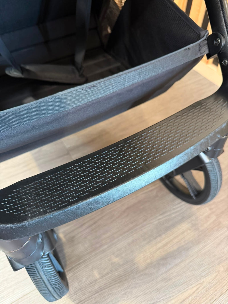 PRE LOVED Venicci Claro 2-in-1 Travel System - Forest