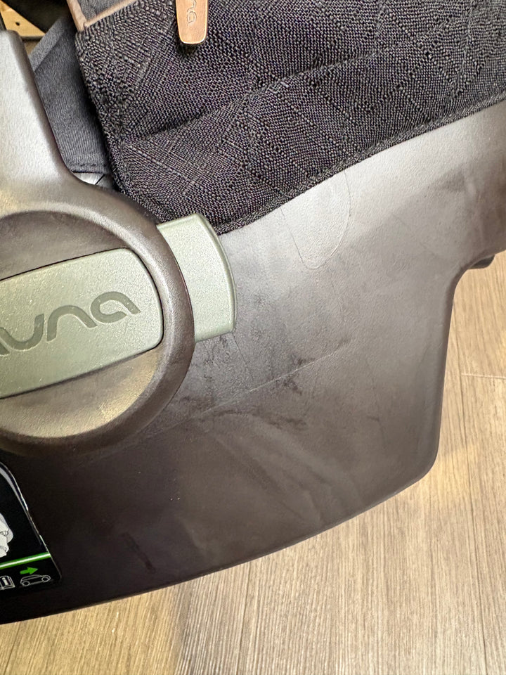 PRE LOVED Nuna Mixx w/ Cari Next Infant Car Seat Carrycot & Pipa Next - Caviar