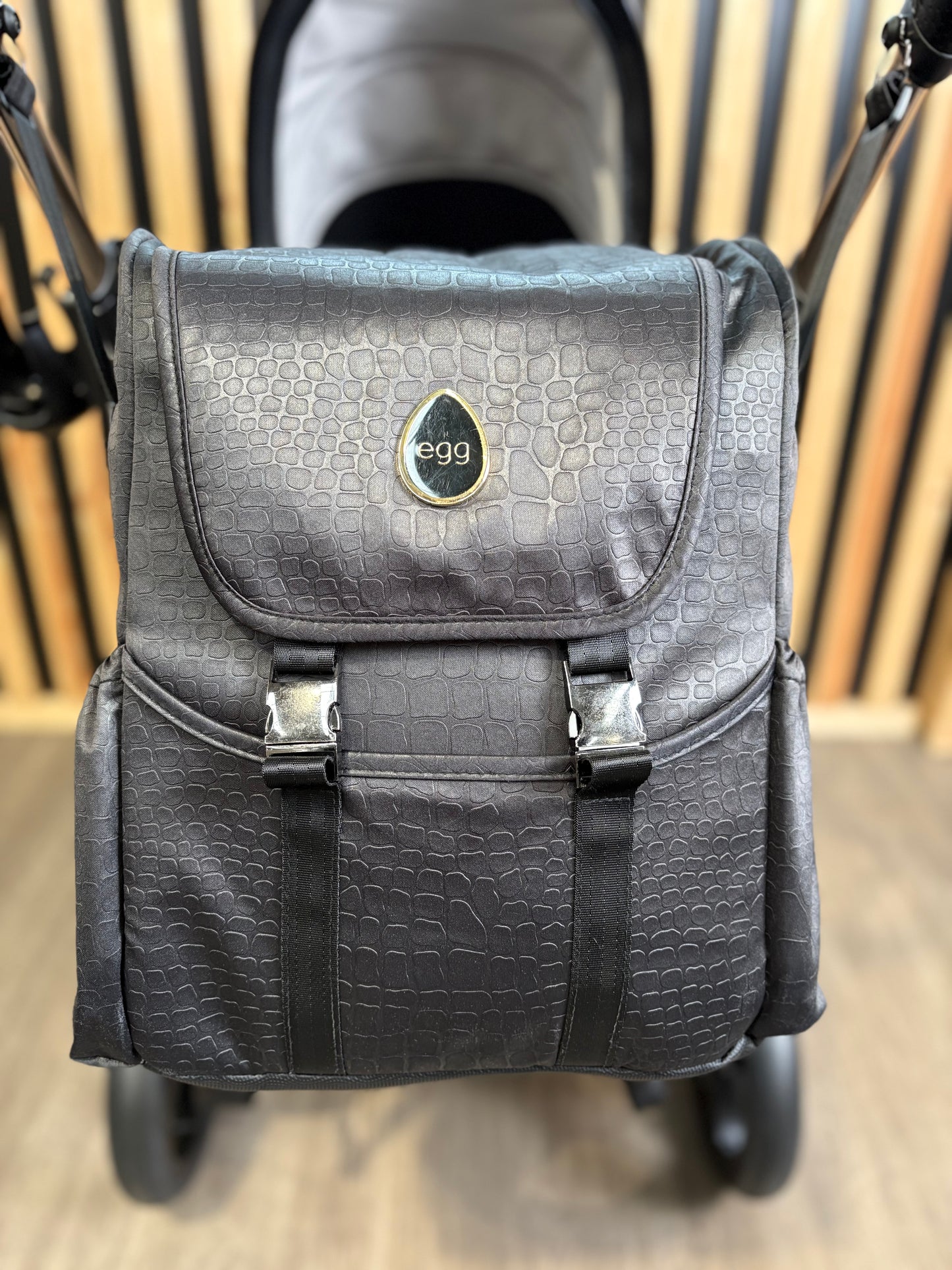 PRE LOVED egg2 Travel System - Jurassic Gold
