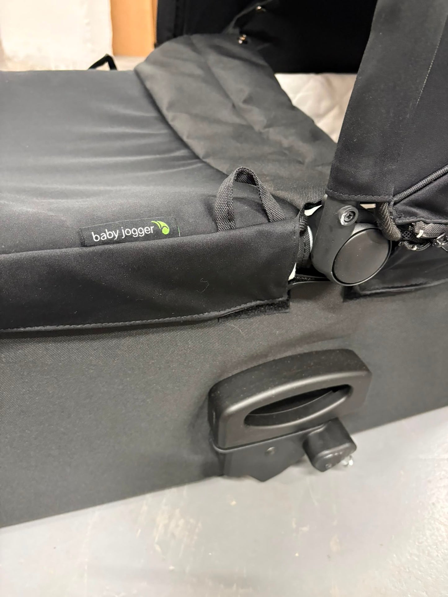 PRE LOVED Baby Jogger City Select Carrycot + Adaptors