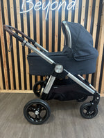 PRE LOVED Mamas & Papas Ocarro 2-in-1 Travel System - Navy Flannel
