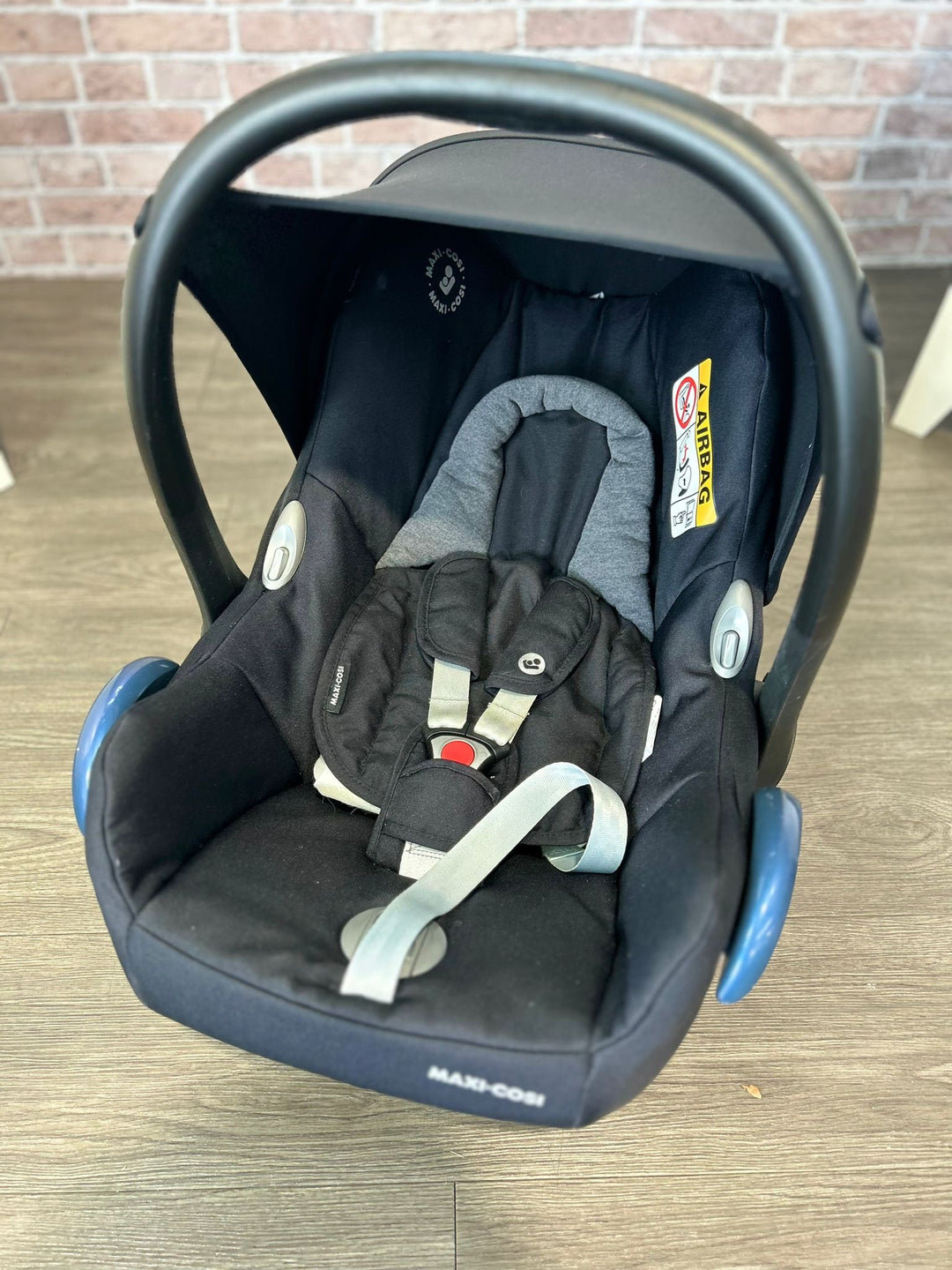 PRE LOVED Mamas & Papas Flip XT3 Travel System - Skyline Grey