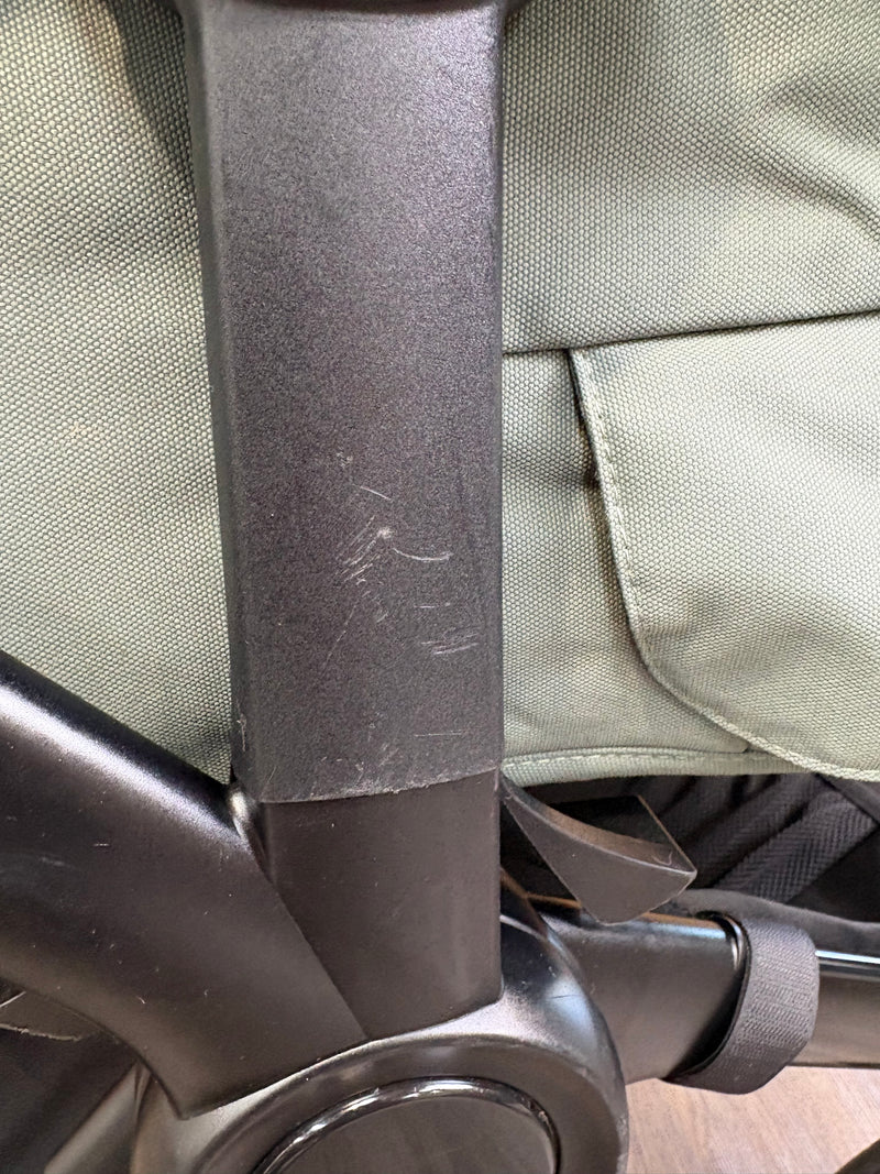 PRE LOVED Bugaboo Donkey5 Twin Bundle - Forest Green