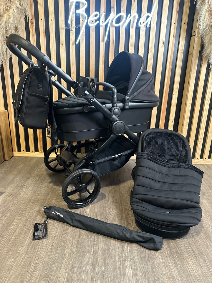 PRE LOVED iCandy Peach 7 Travel System - Jet/Black