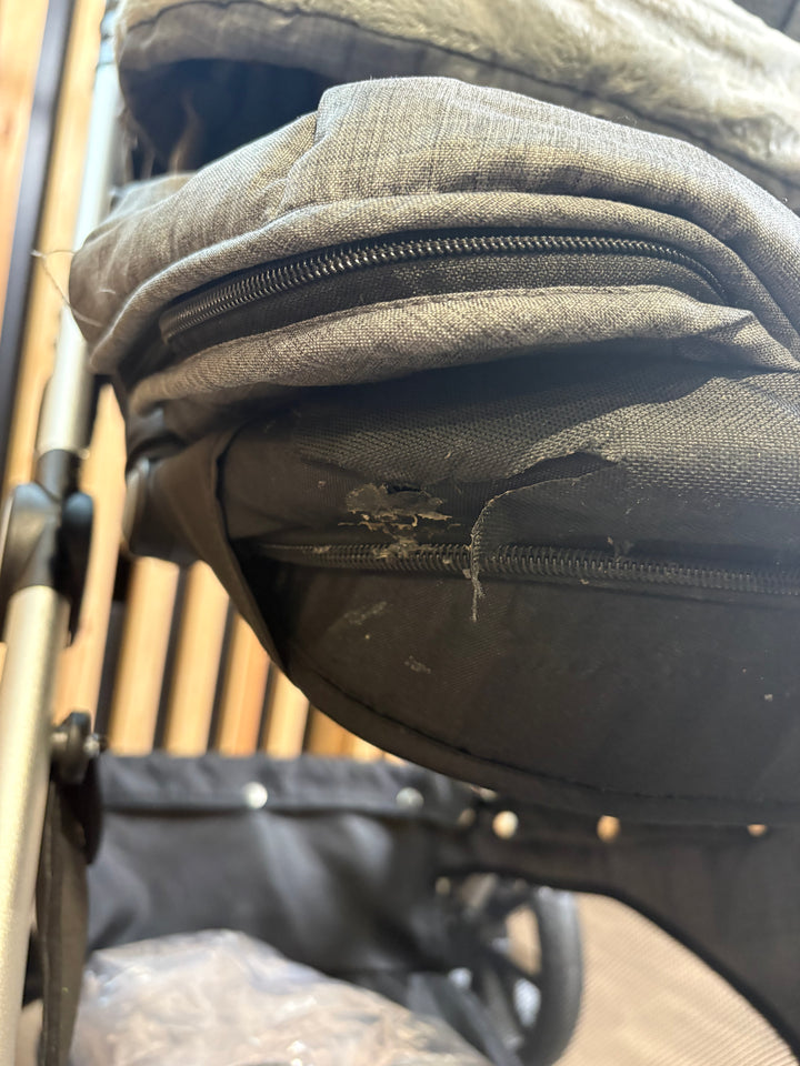 PRE LOVED Cuggl Parent and World-Facing Pushchair - Grey