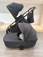 PRE LOVED Venicci Claro 2-in-1 Travel System - Noir