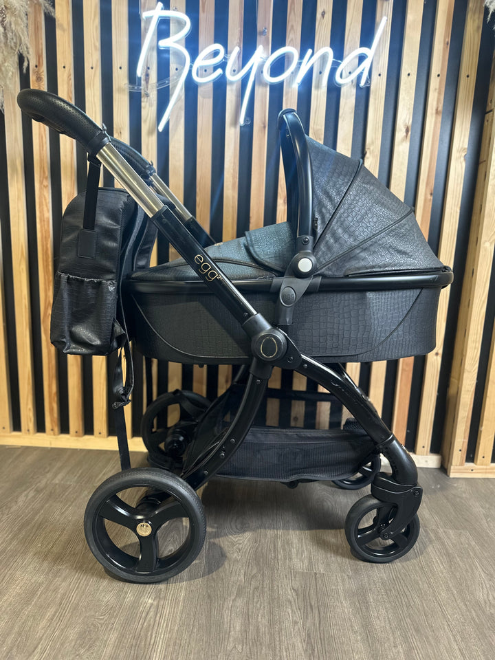 PRE LOVED egg2 Travel System - Jurassic Gold