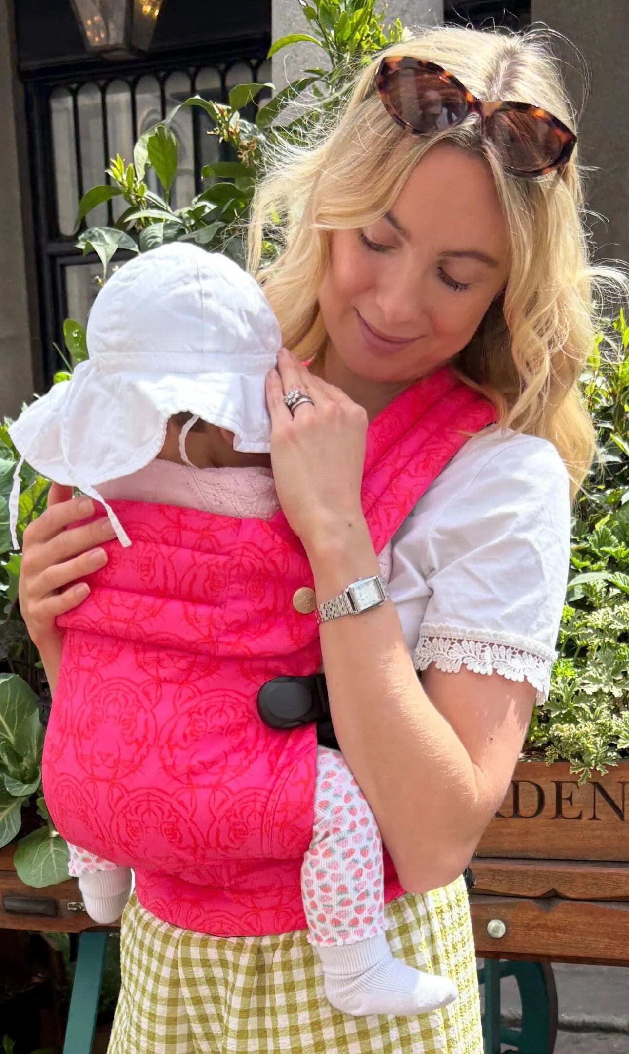 Bizzi Growin Nomad Air Baby Carrier – ROAR!