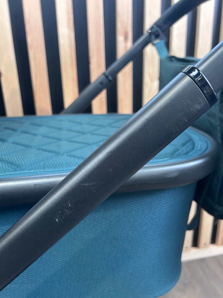 PRE LOVED Venicci Tinum 2.0 Special Edition Travel System - Teal Bay