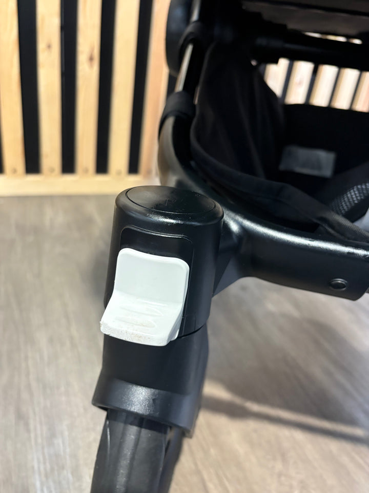 PRE LOVED Bugaboo Donkey5 Twin Bundle - Midnight Black