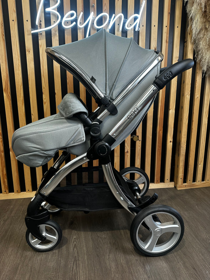 PRE - LOVED egg2 Monument Grey Travel system
