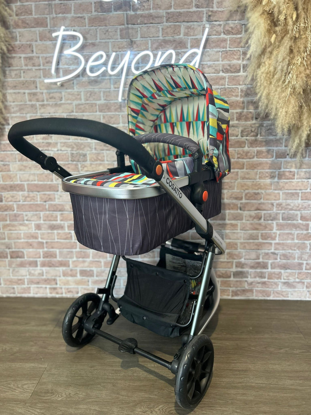 PRE LOVED Cosatto Giggle Travel System