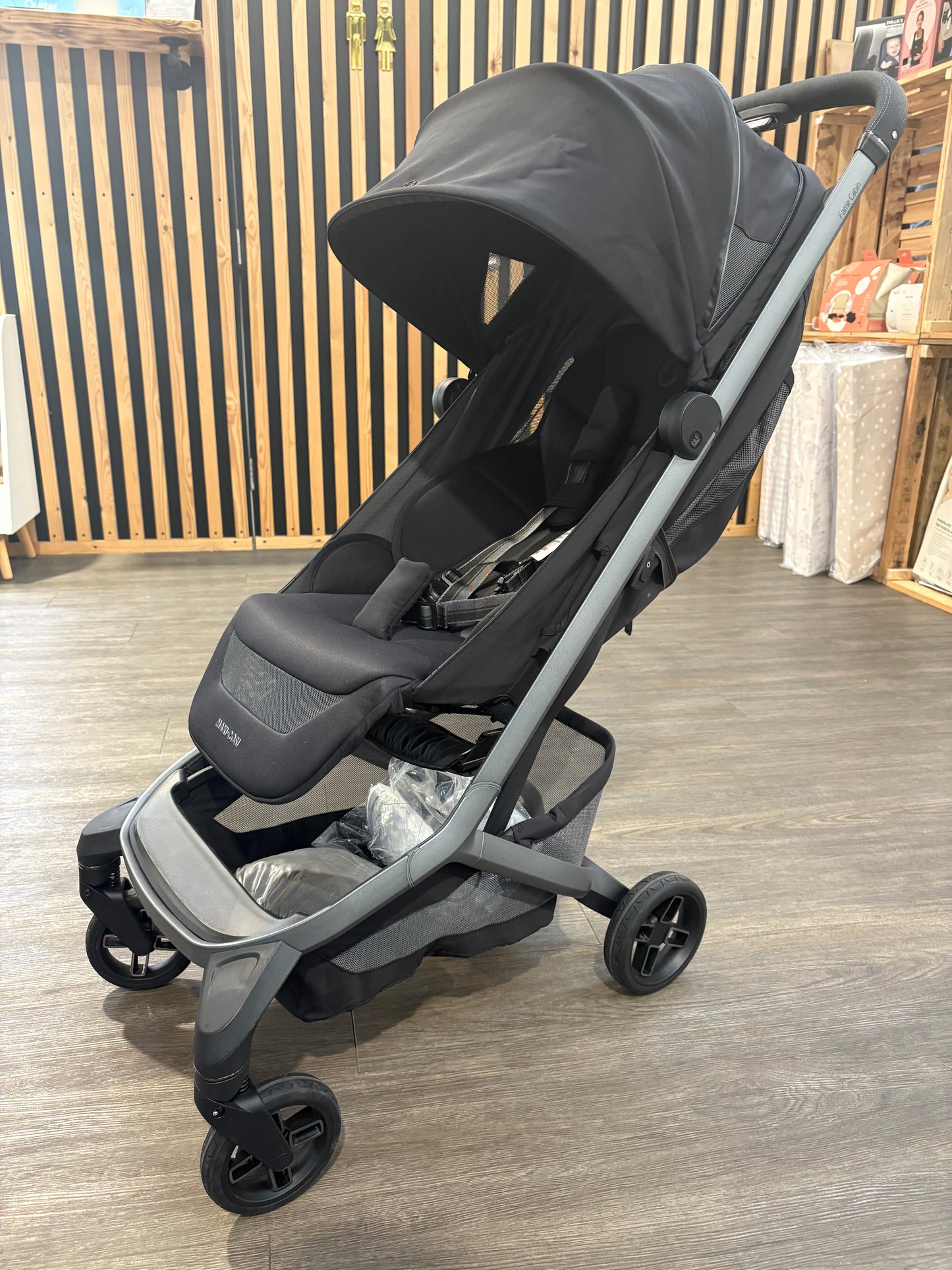 EX DISPLAY Maxi-Cosi Fame Cabin Stroller - Onyx Black