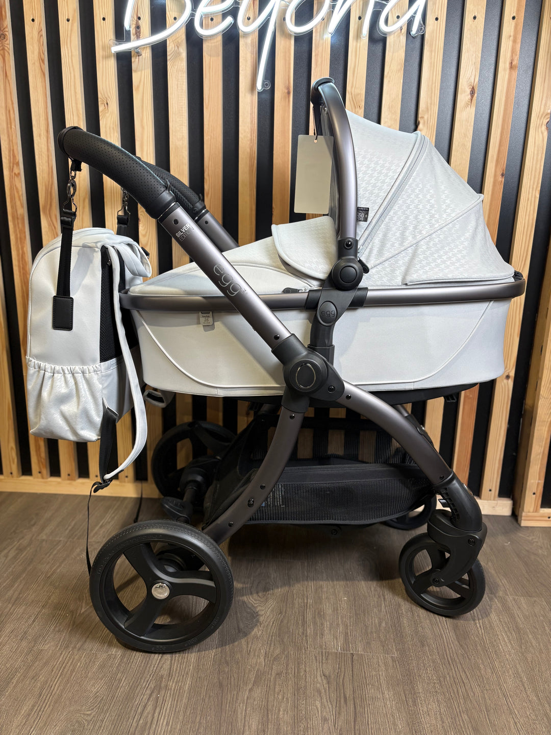 EX DISPLAY egg3 Pram + Pushchair - Houndstooth Silver